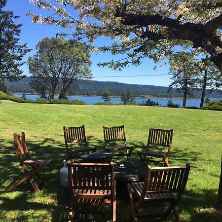 Mineral Springs Resort Saltspring Island Exterior photo