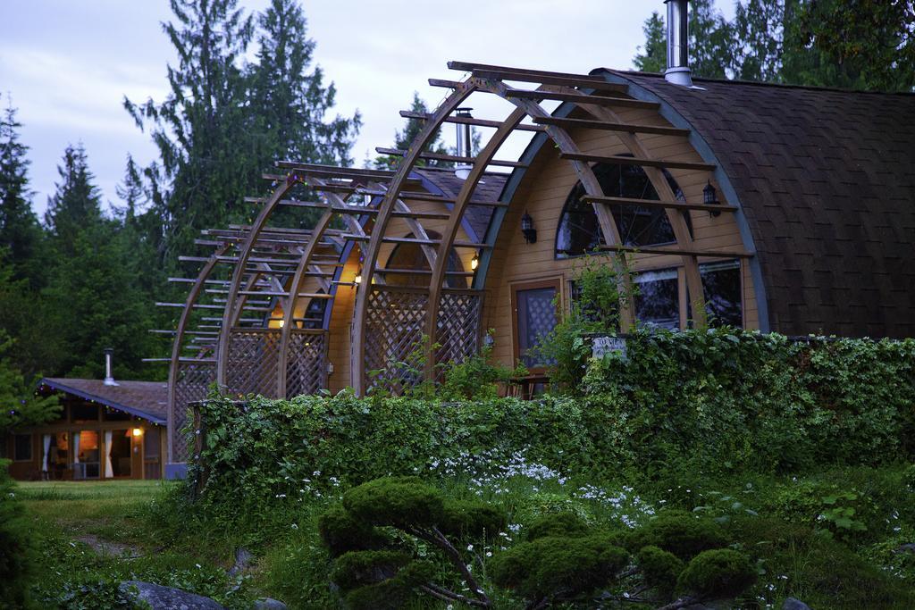 Mineral Springs Resort Saltspring Island Exterior photo