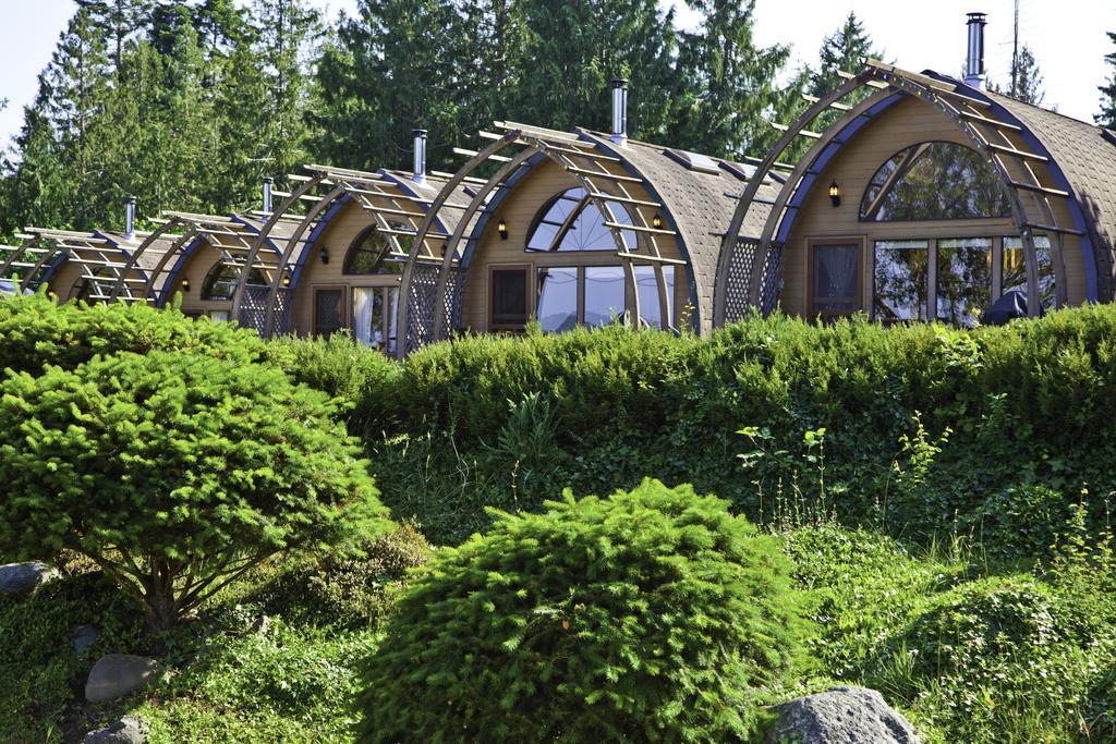 Mineral Springs Resort Saltspring Island Exterior photo