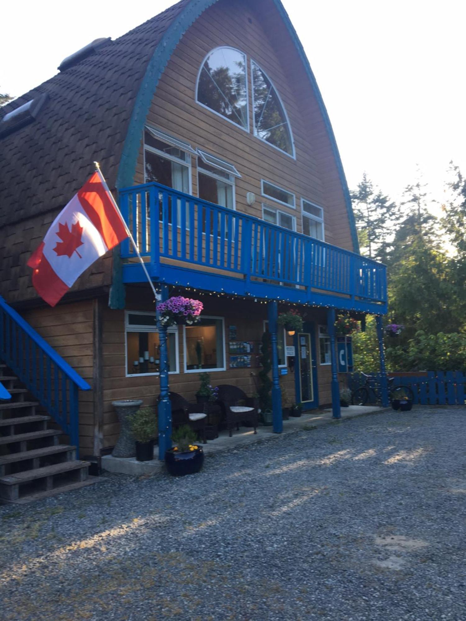 Mineral Springs Resort Saltspring Island Exterior photo