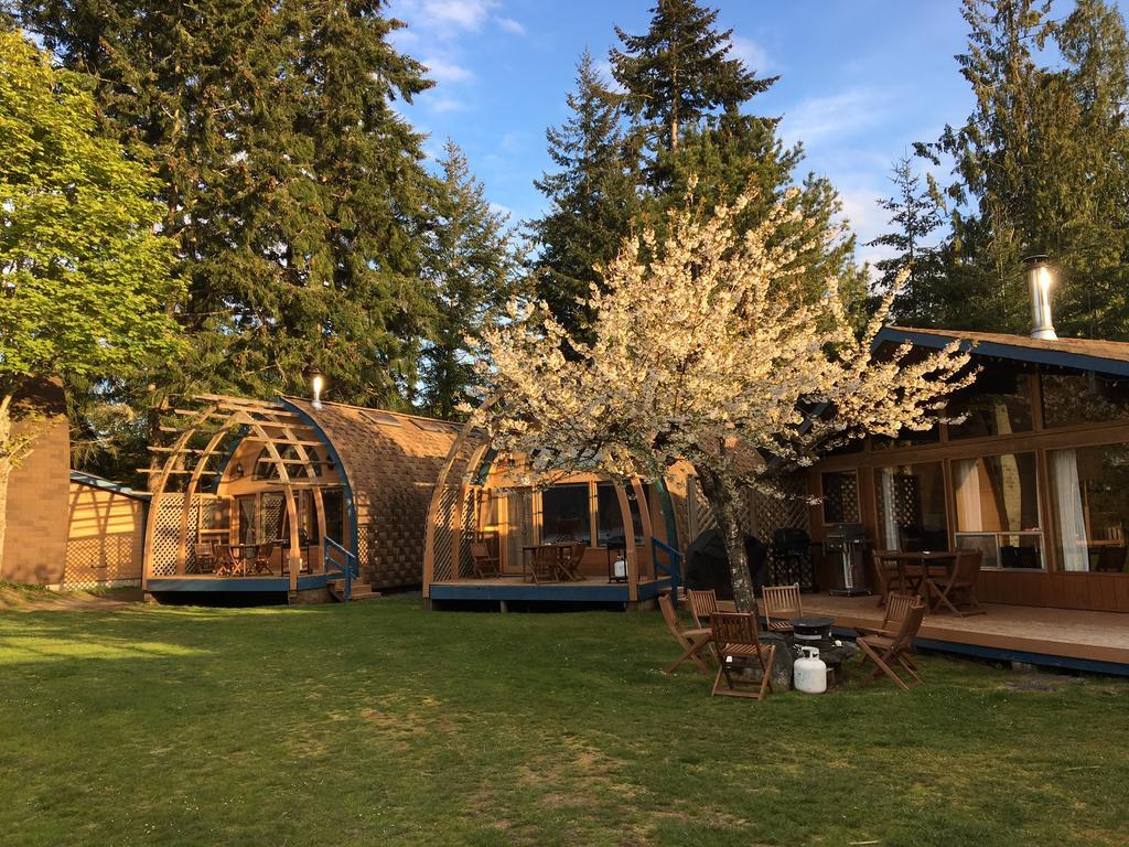Mineral Springs Resort Saltspring Island Exterior photo