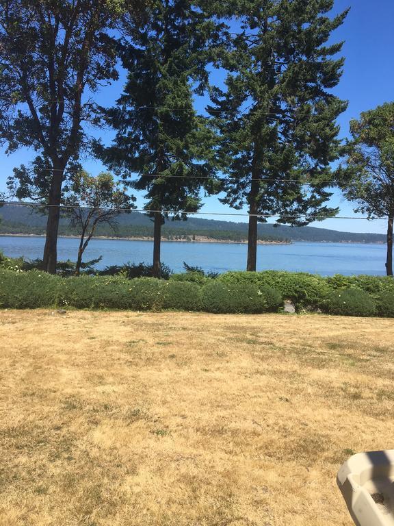 Mineral Springs Resort Saltspring Island Exterior photo