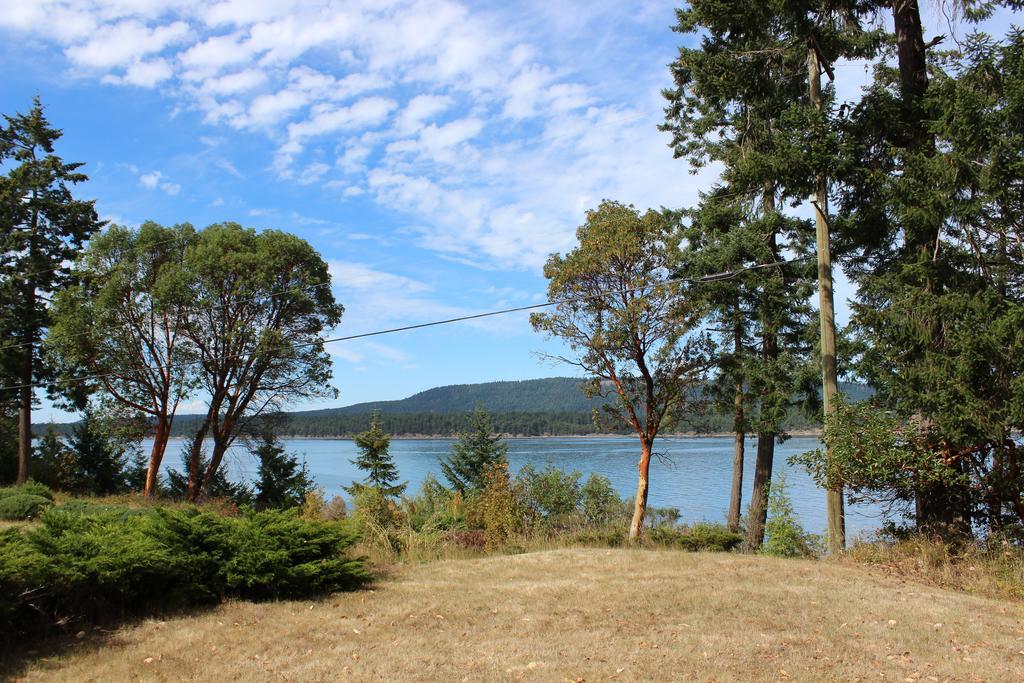 Mineral Springs Resort Saltspring Island Exterior photo
