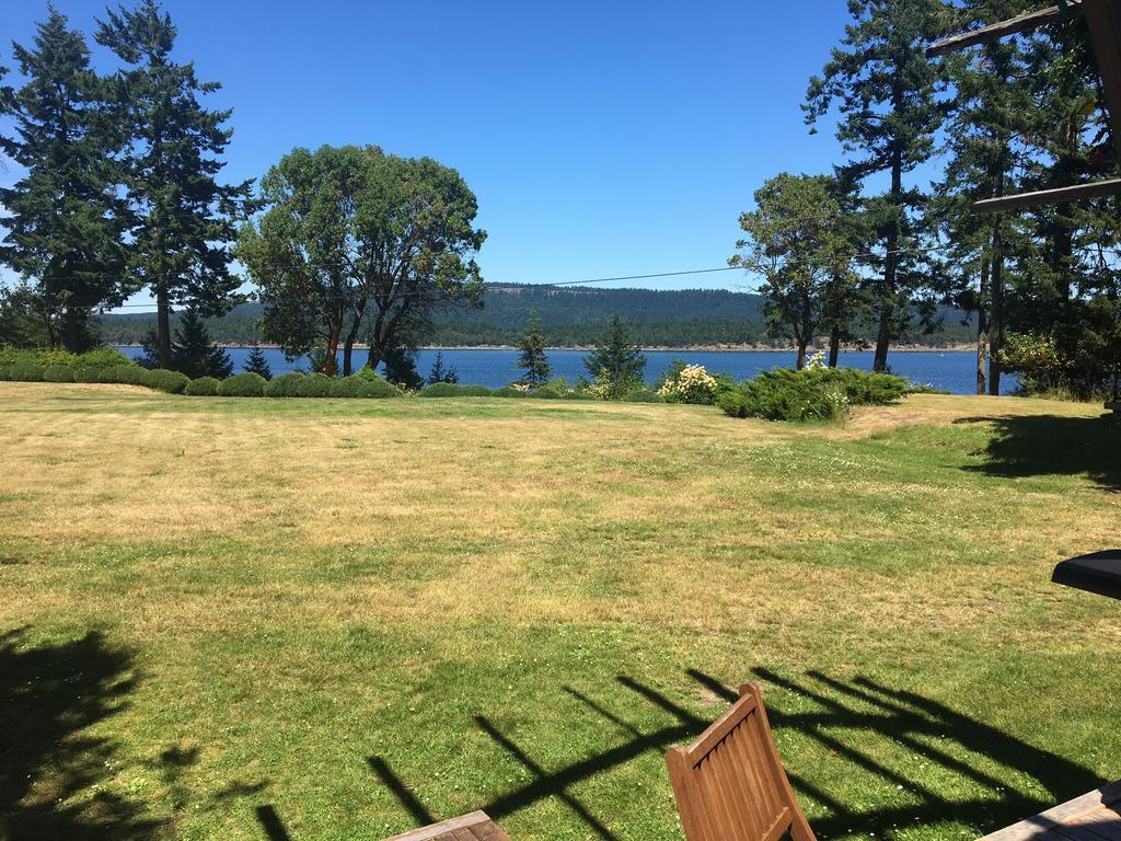 Mineral Springs Resort Saltspring Island Exterior photo