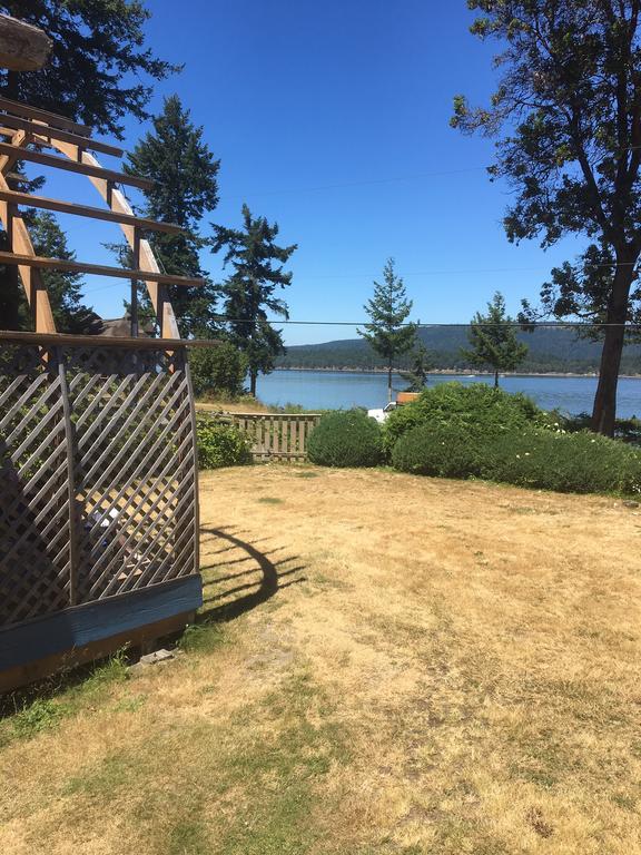 Mineral Springs Resort Saltspring Island Exterior photo