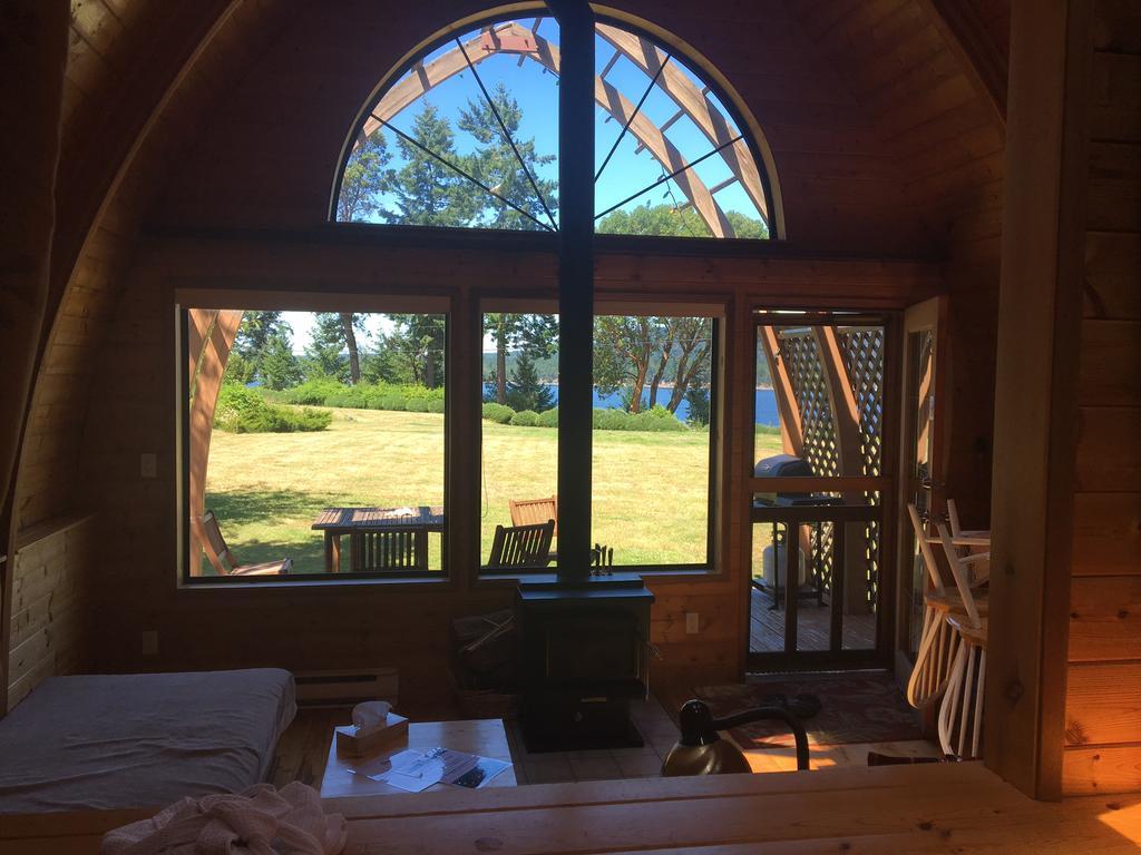 Mineral Springs Resort Saltspring Island Exterior photo
